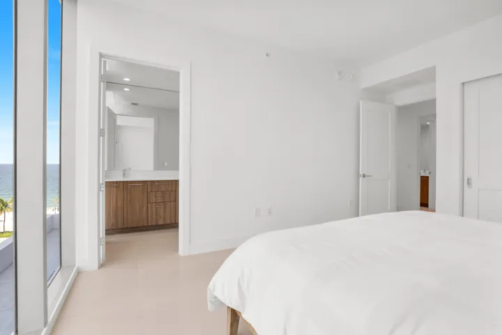 151 N Seabreeze Blvd unit 504-38
