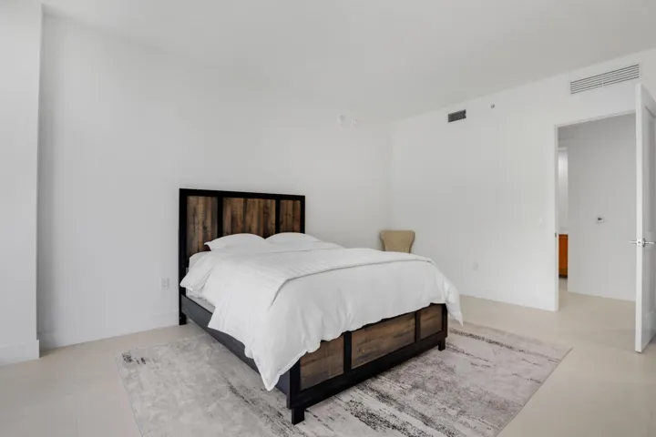151 N Seabreeze Blvd unit 504-28