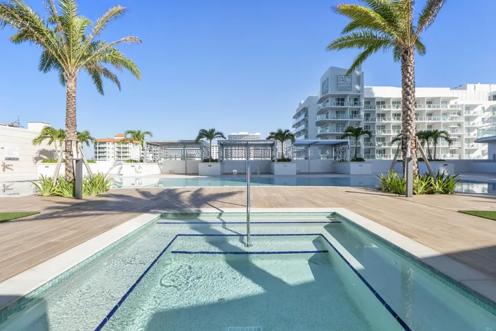 151 N Seabreeze Blvd u1703_072