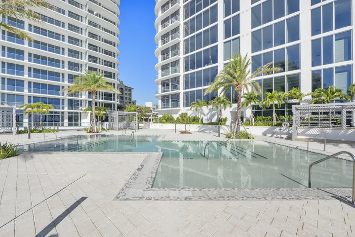 151 N Seabreeze Blvd u1703_066
