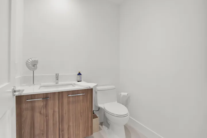 151 N Seabreeze Blvd unit 504-28