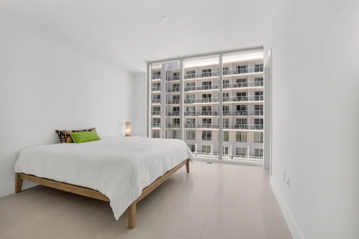 151 N Seabreeze Blvd unit 504-35