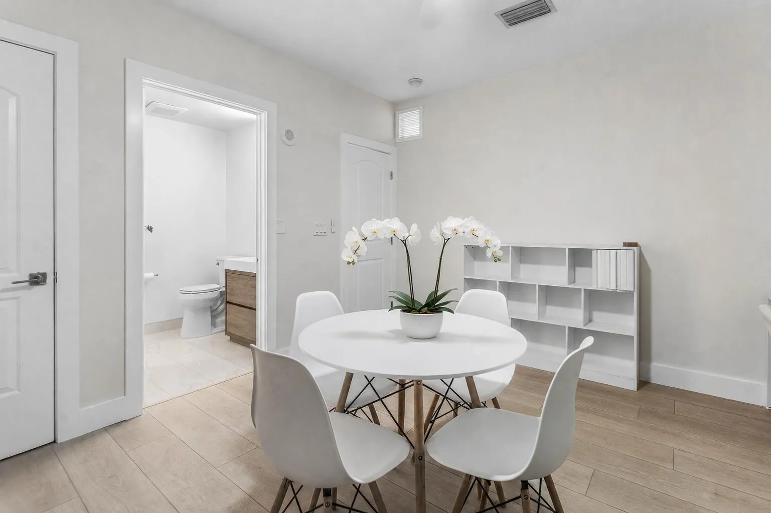 Upstairs Bedroom or Mixed Use Space