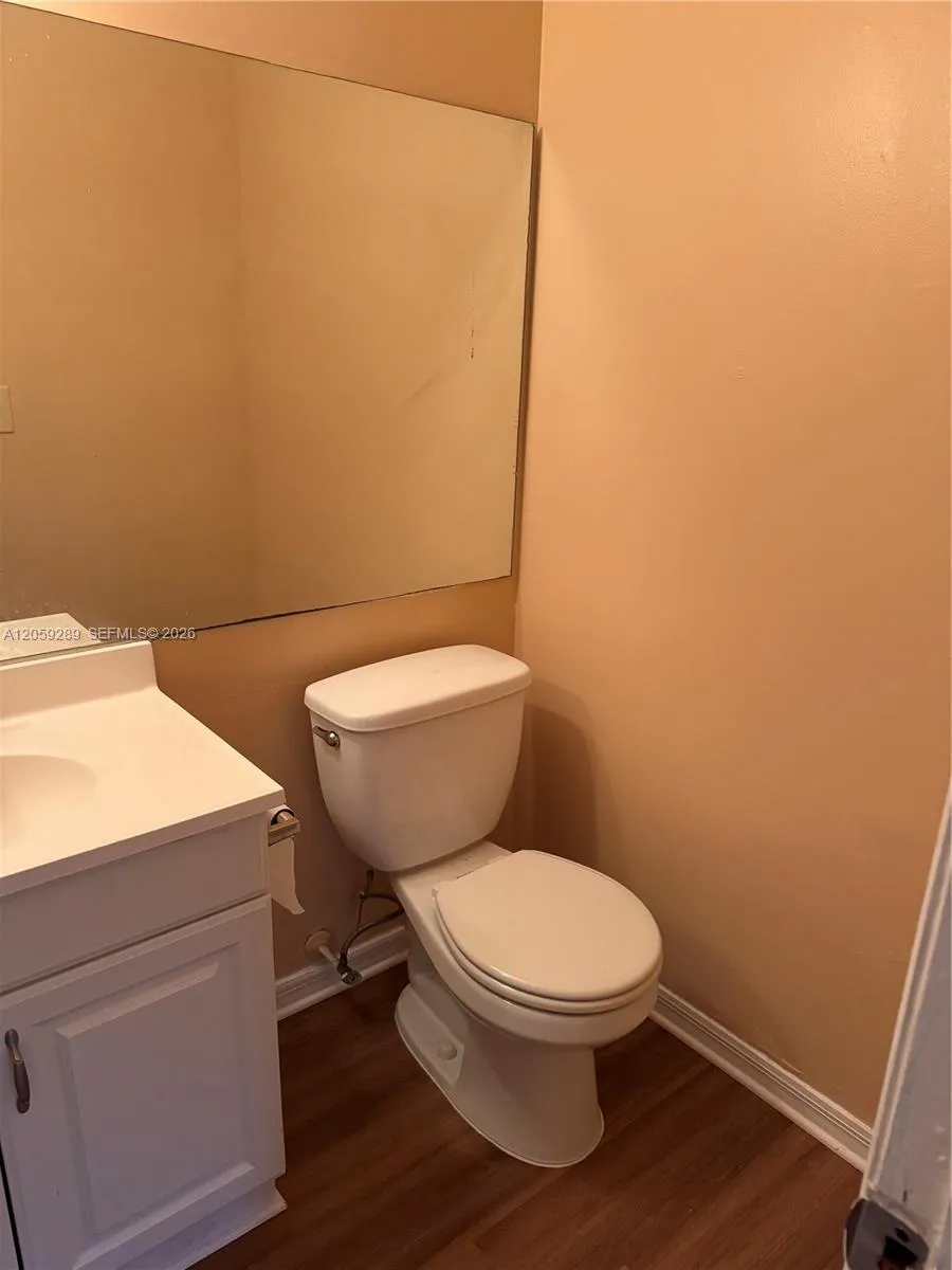 Photo 33