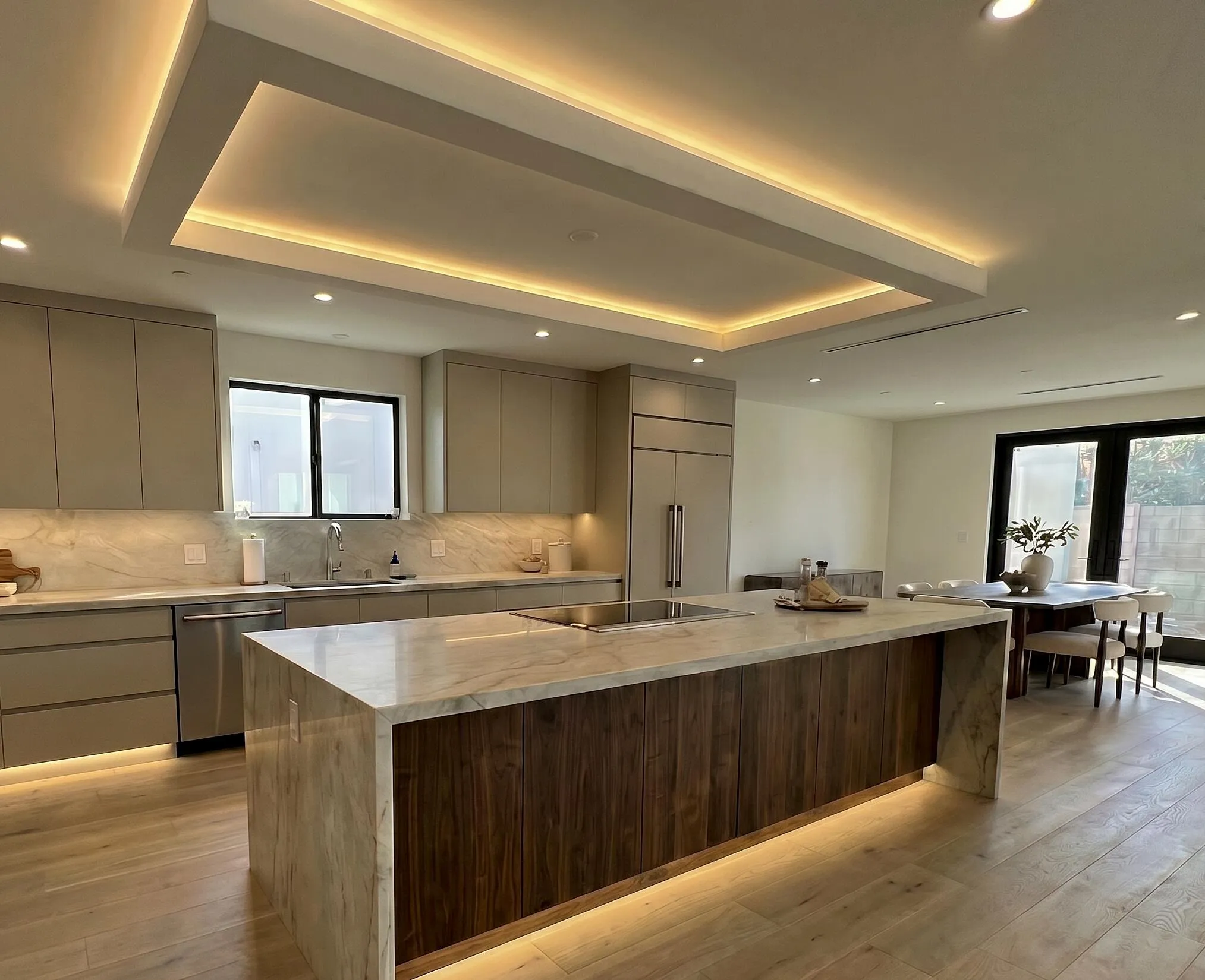 DISCLAIMER: All renderings, site plans, simulated views, floor plans, graphic images, drawings and all other information depicted are illustrative, and are provided to assist in visualizing the units and the Project and may not be accurately depicted and may be changed at any time.