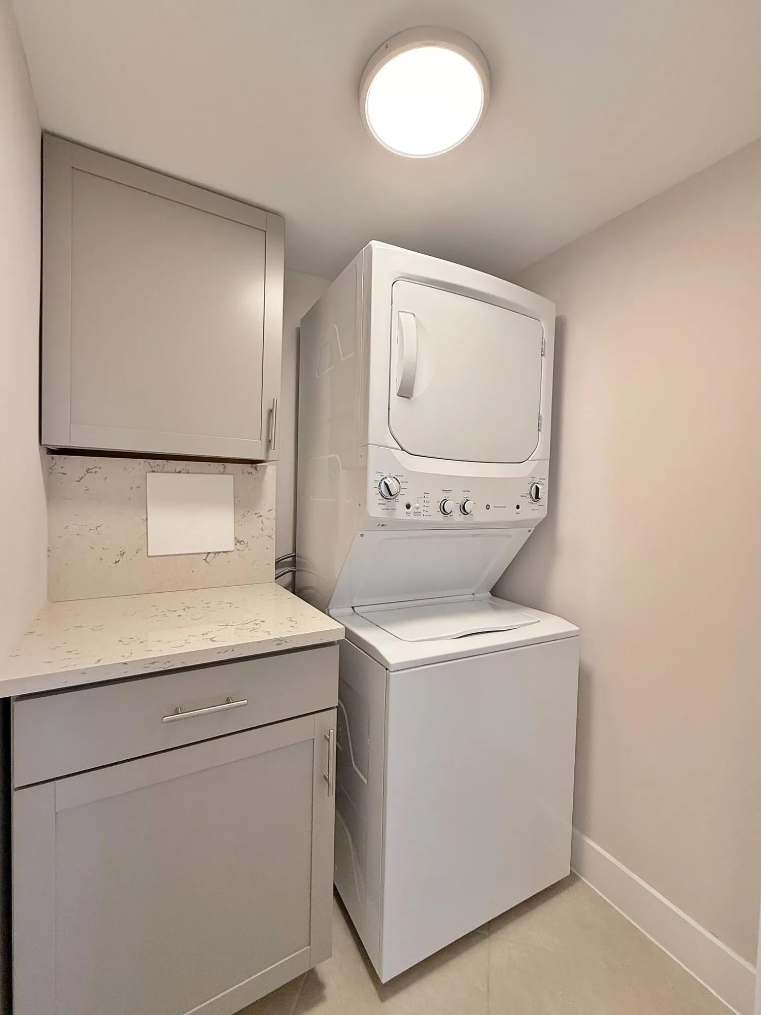 Washer Dryer in Unit