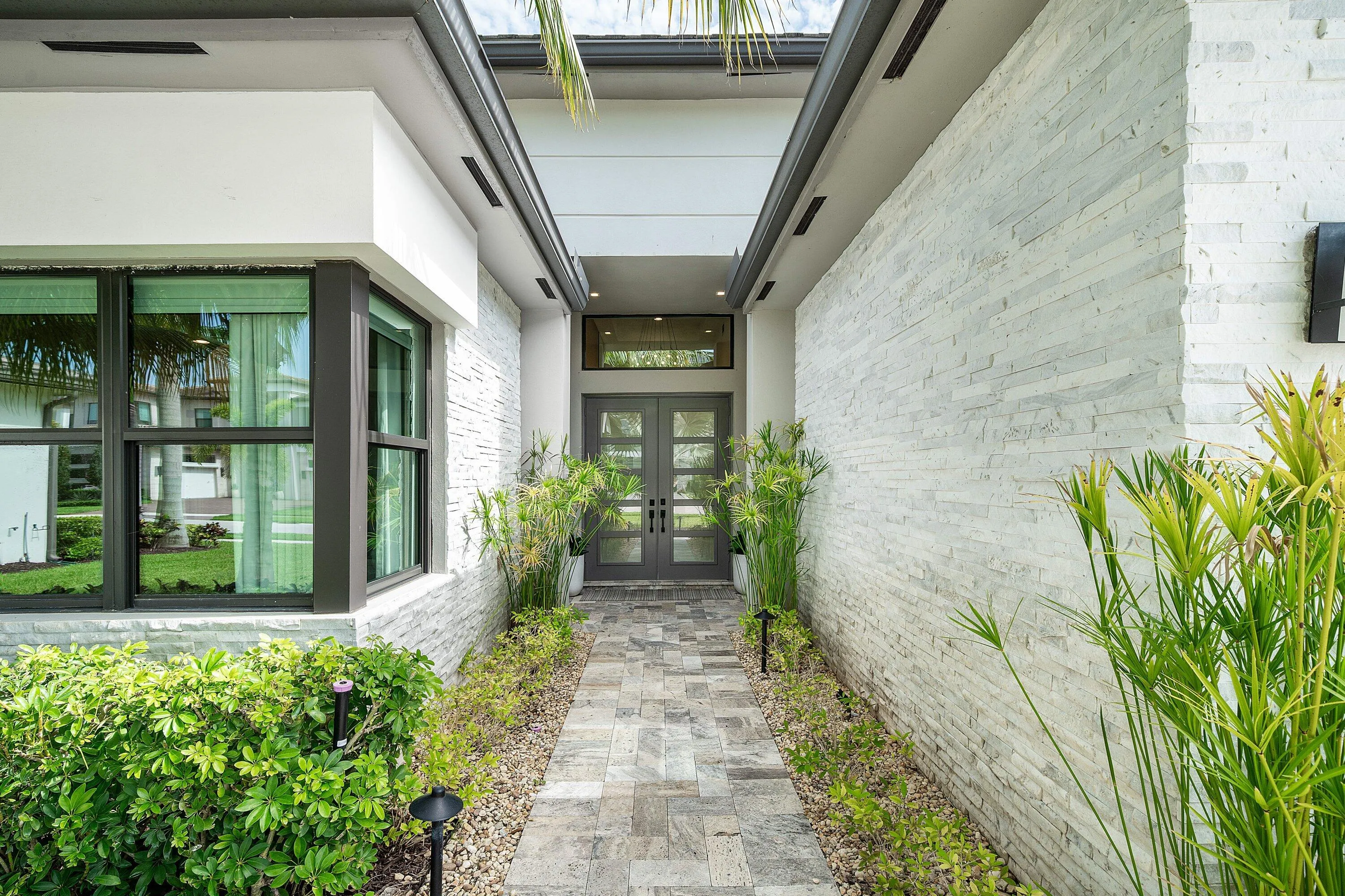 004-9619ChiantiClassicoTerrace-BocaRaton