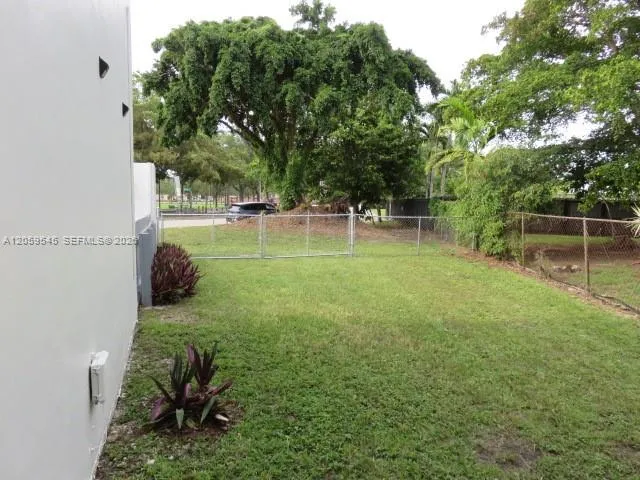 Property photo 35