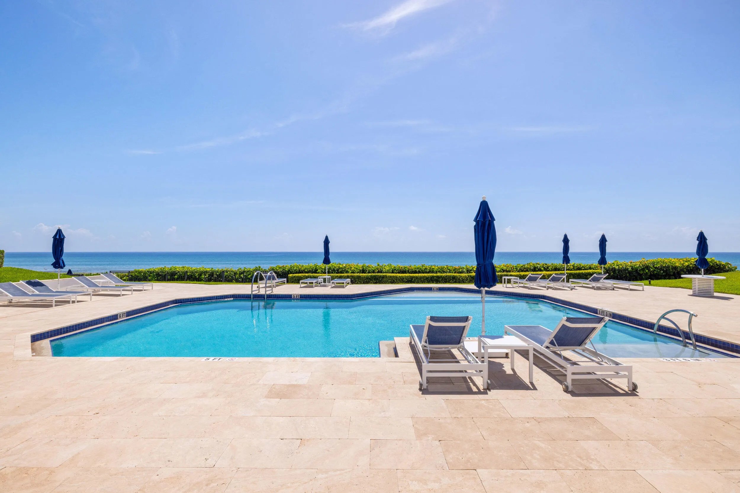 th pool view