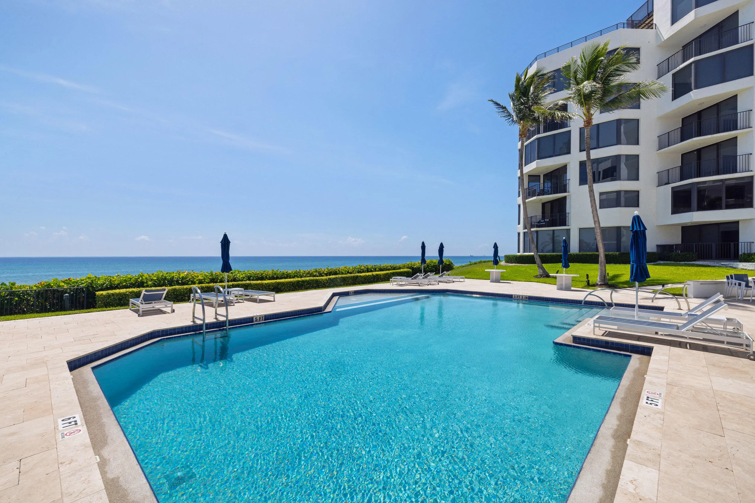 TH POOL VIEW 2