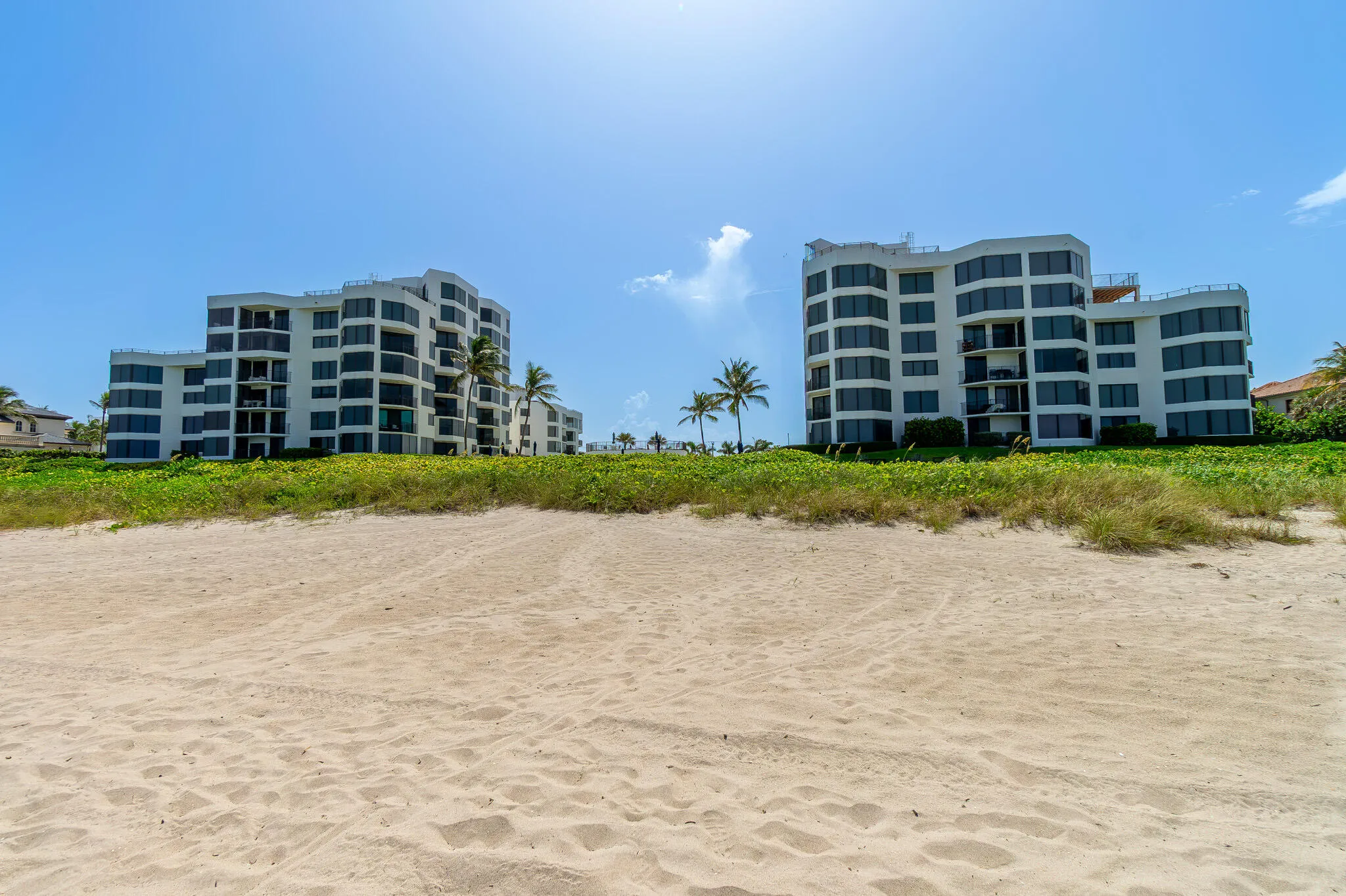 Live on the beach!
