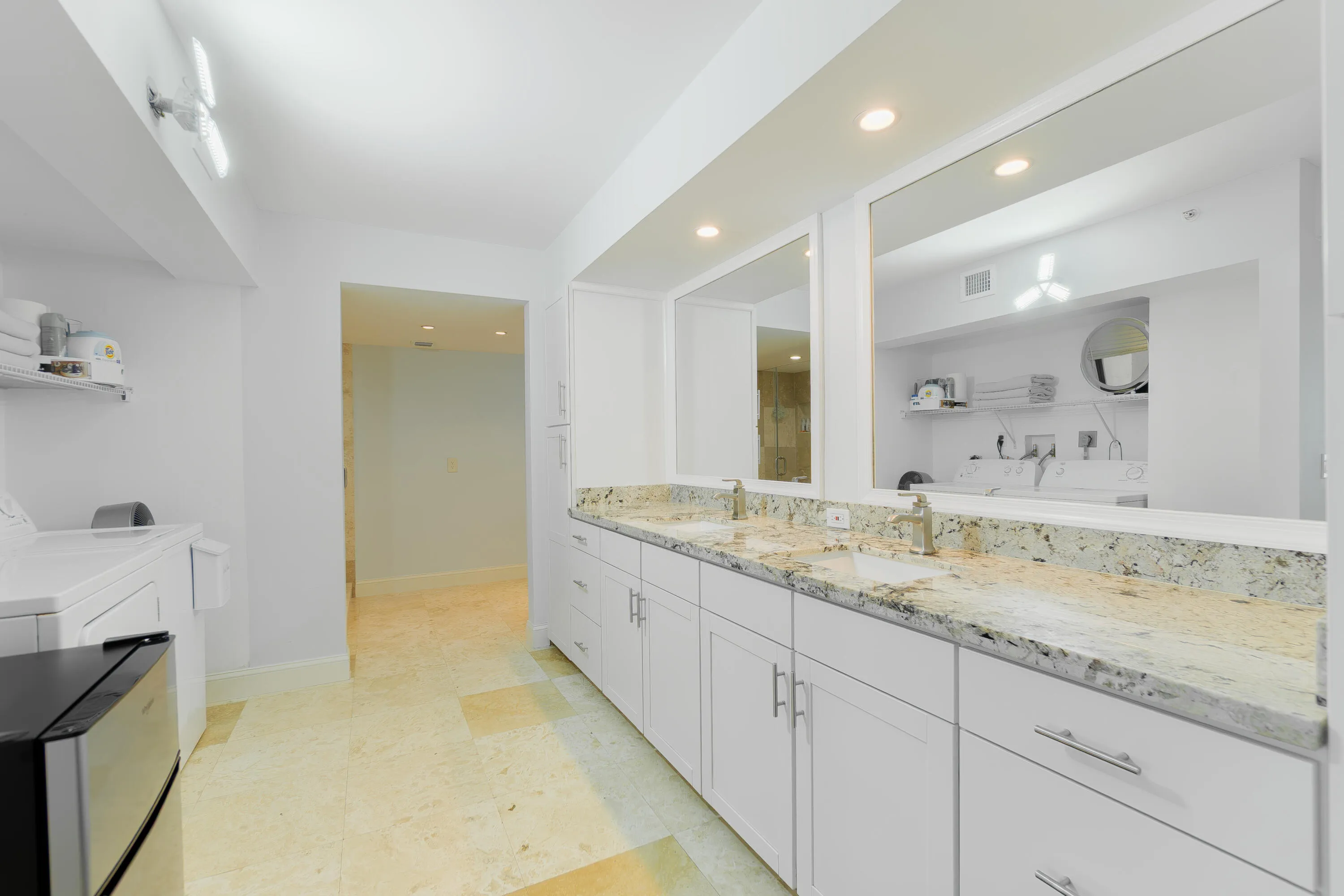 mstr bathroom