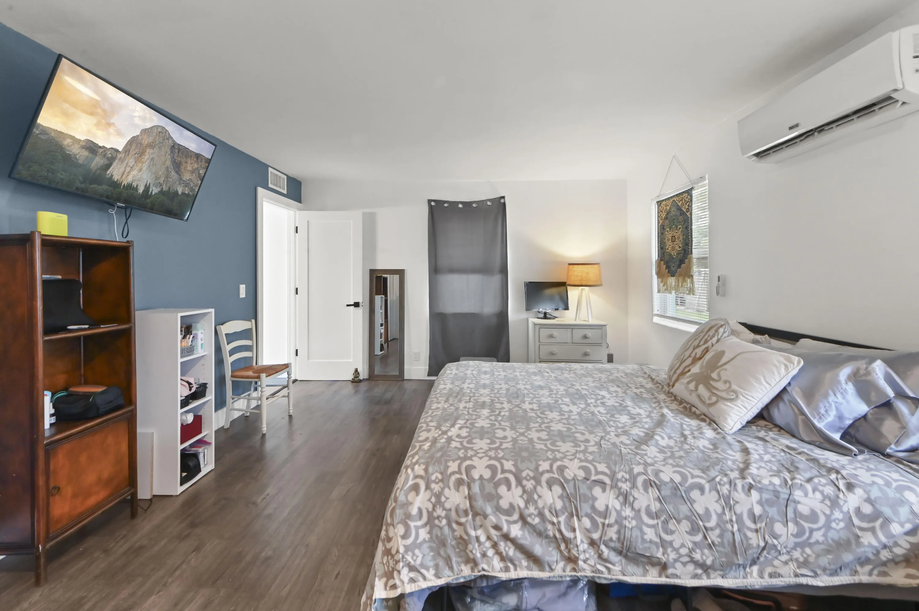 24 Bedroom 03