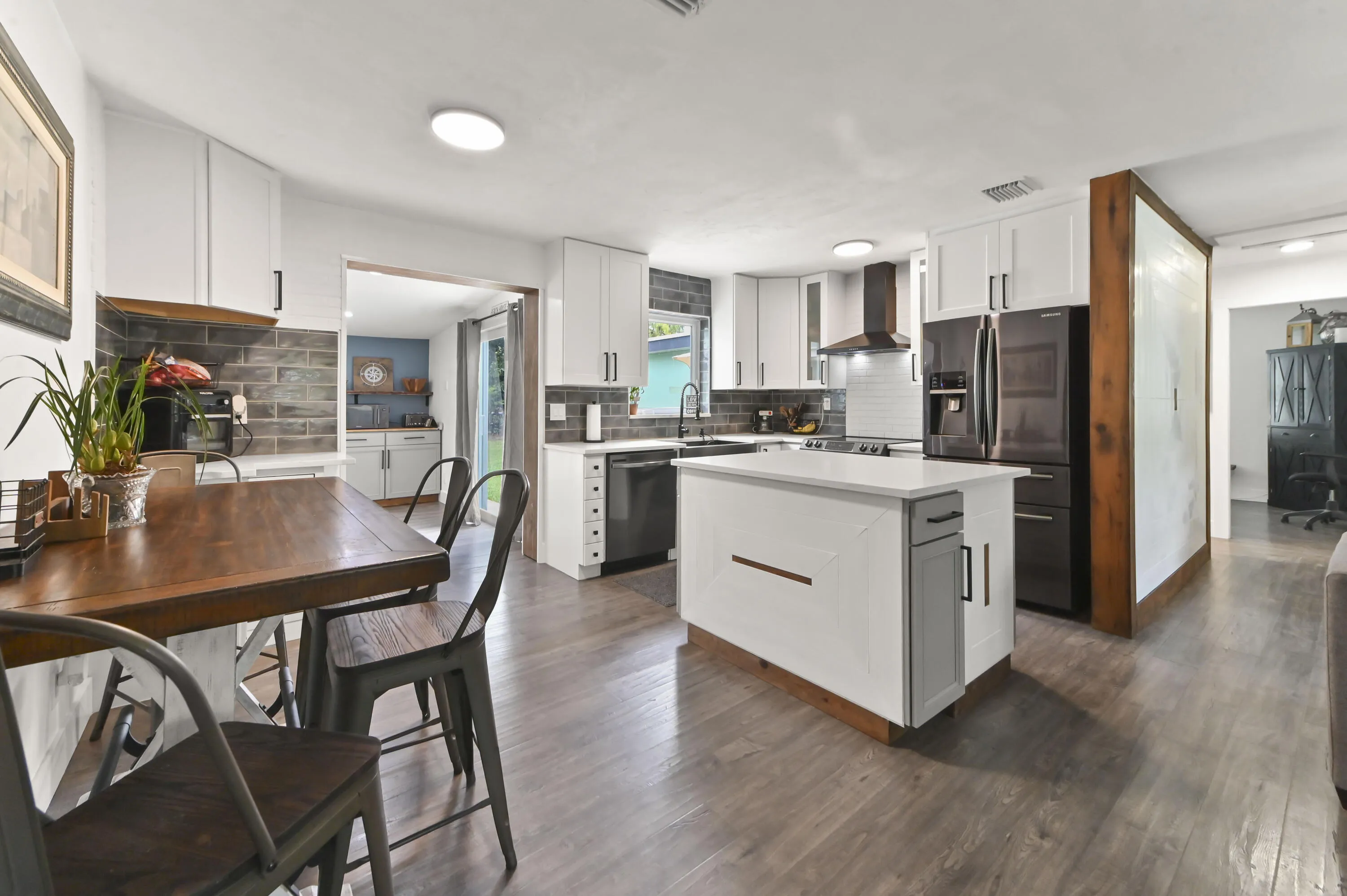 11 Kitchen 01
