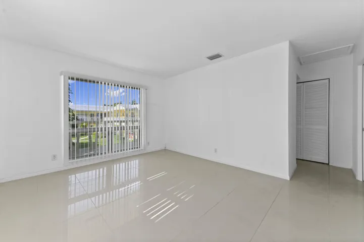 20 Bedroom 02