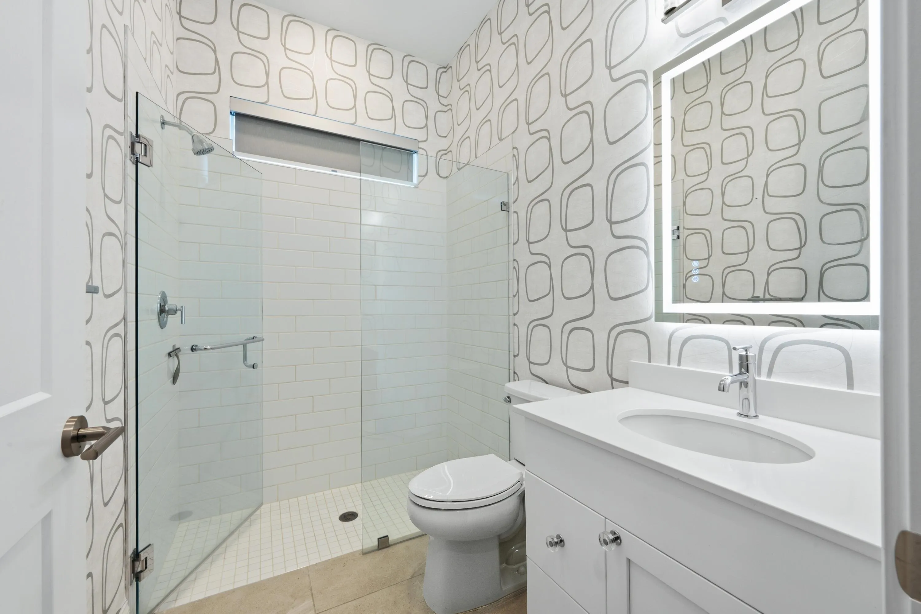 EN SUITE GUEST BATH 1