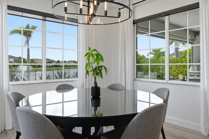 BREAKFAST NOOK