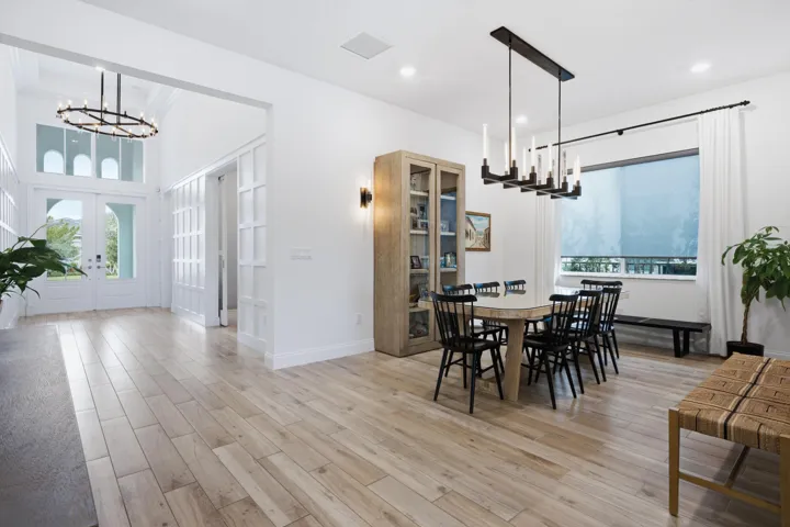 FORMAL DINING