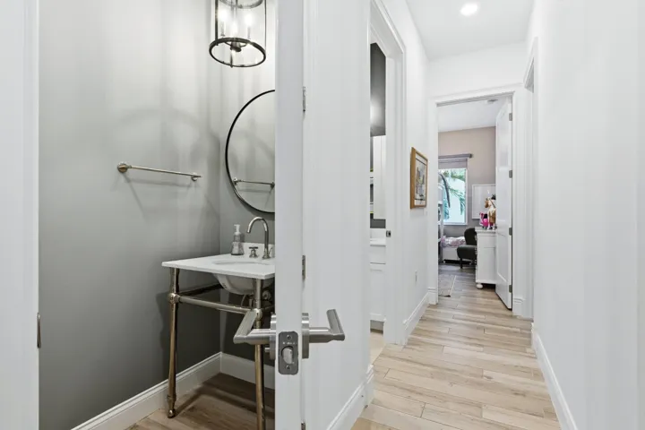 POWDER ROOM