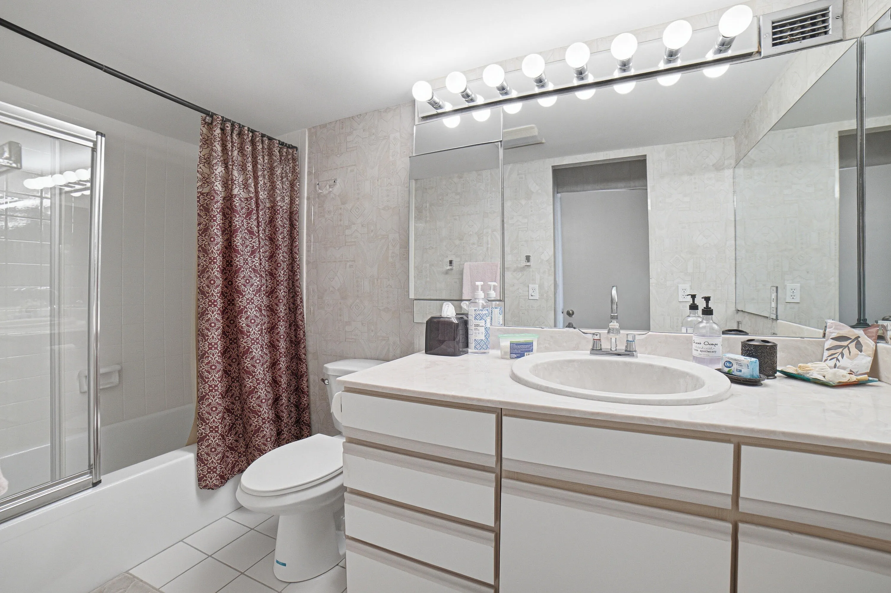 Bedroom1-Bathroom