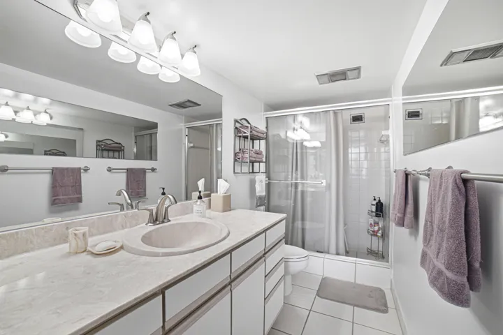 Bedroom2-Bathroom