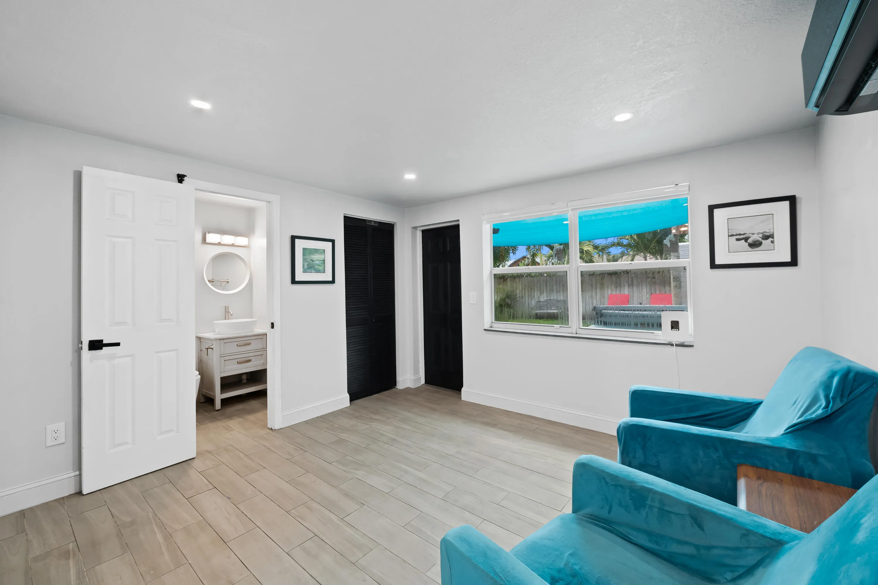 Back bedroom with private bathroom