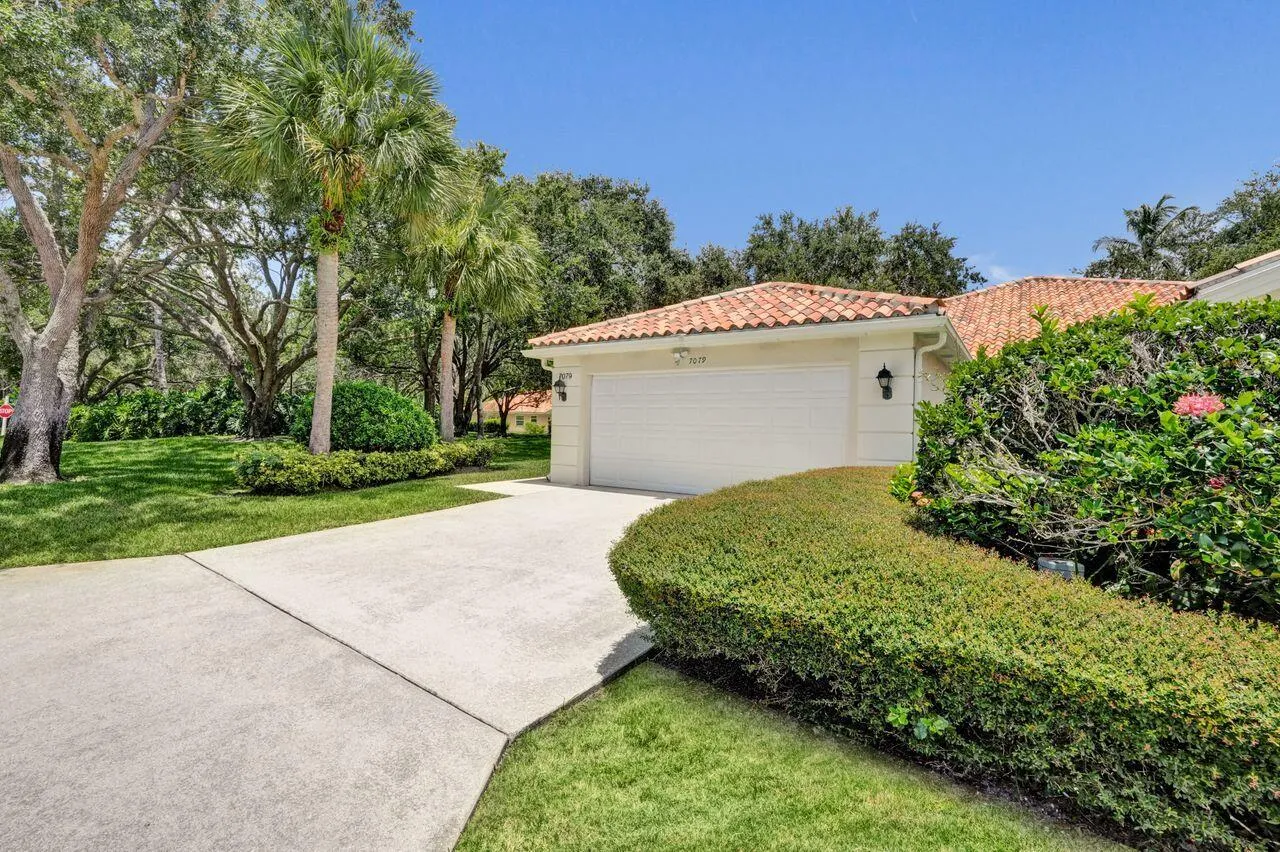Home For Sale In Riverwalk