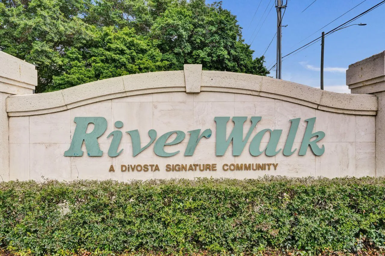 Home For Sale In Riverwalk