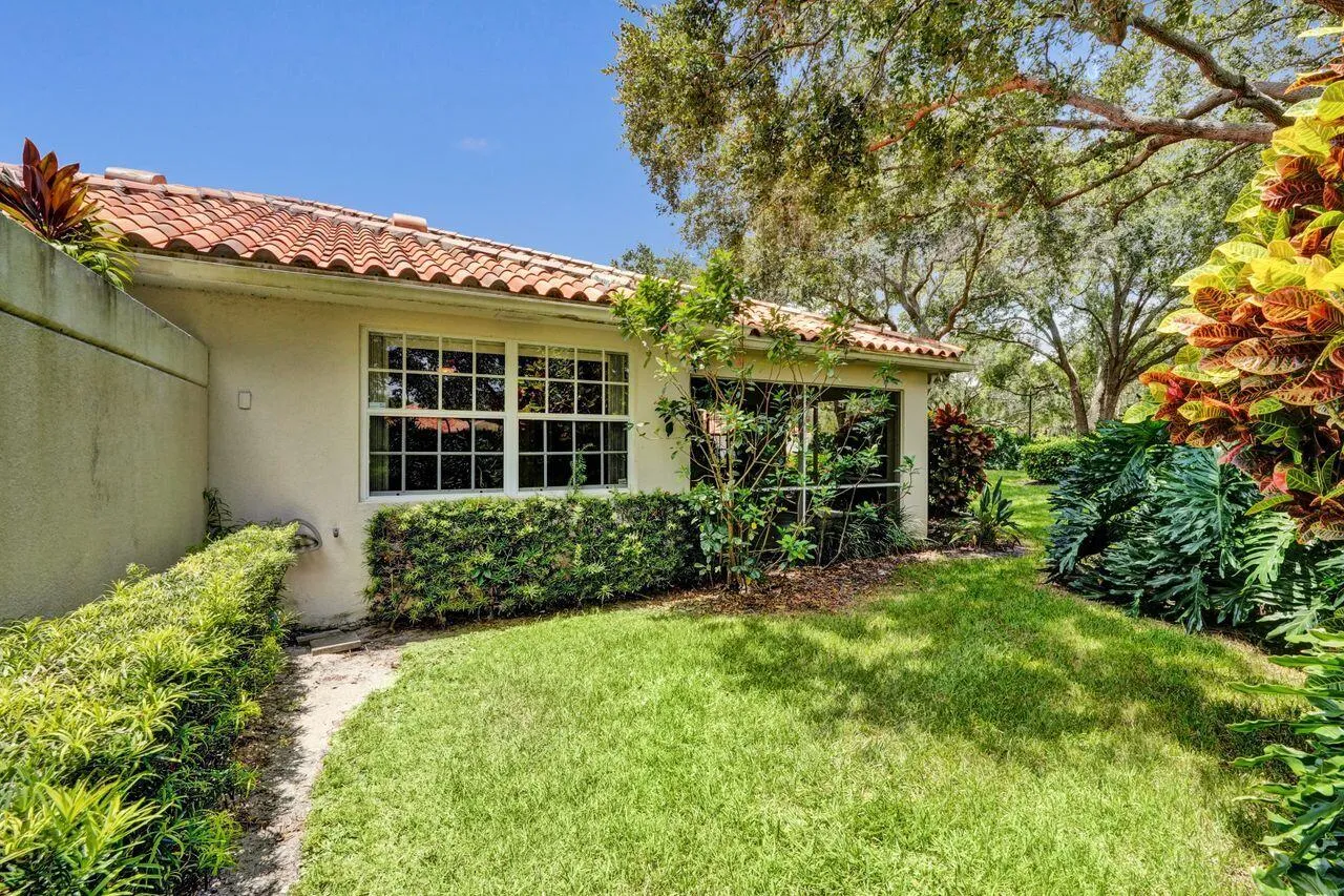 Home For Sale In Riverwalk