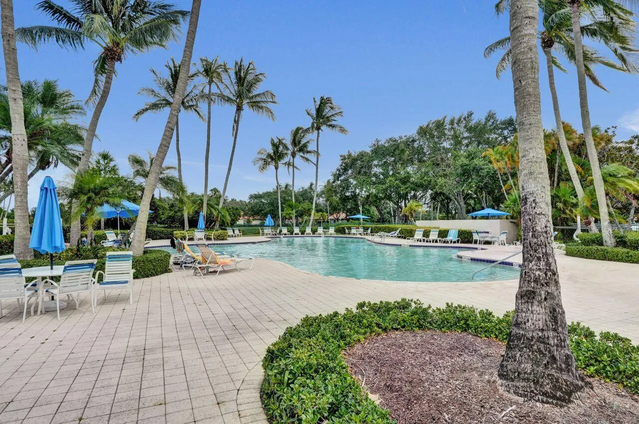 Home For Sale In Riverwalk