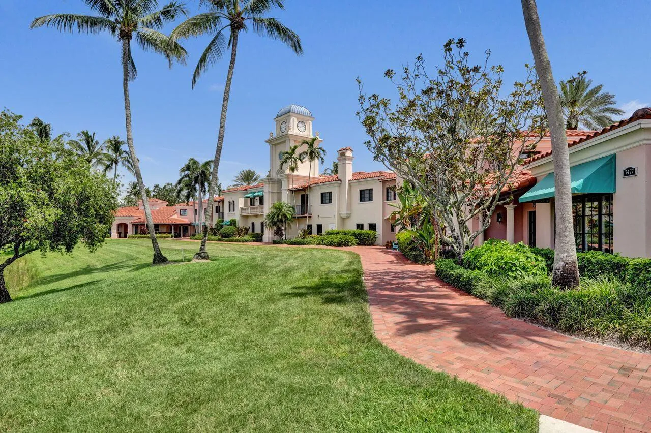 Home For Sale In Riverwalk