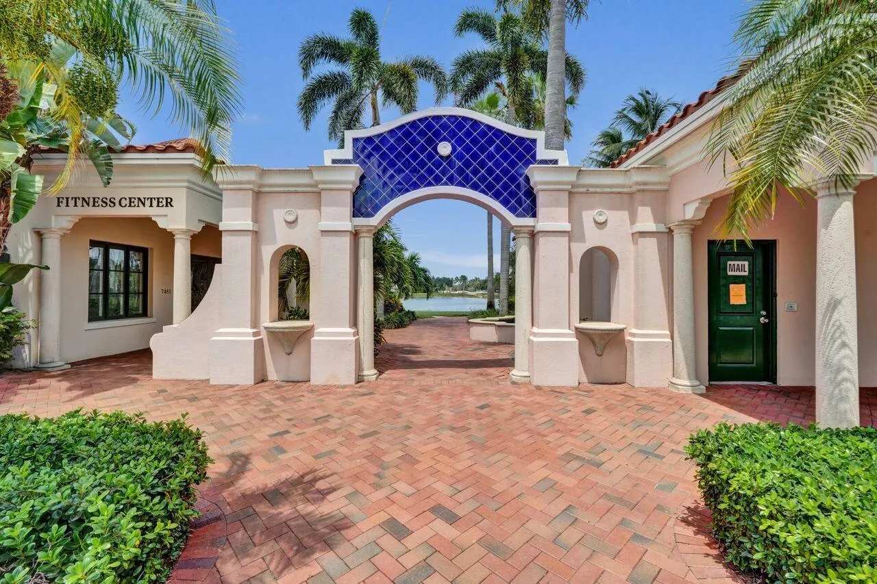 Home For Sale In Riverwalk