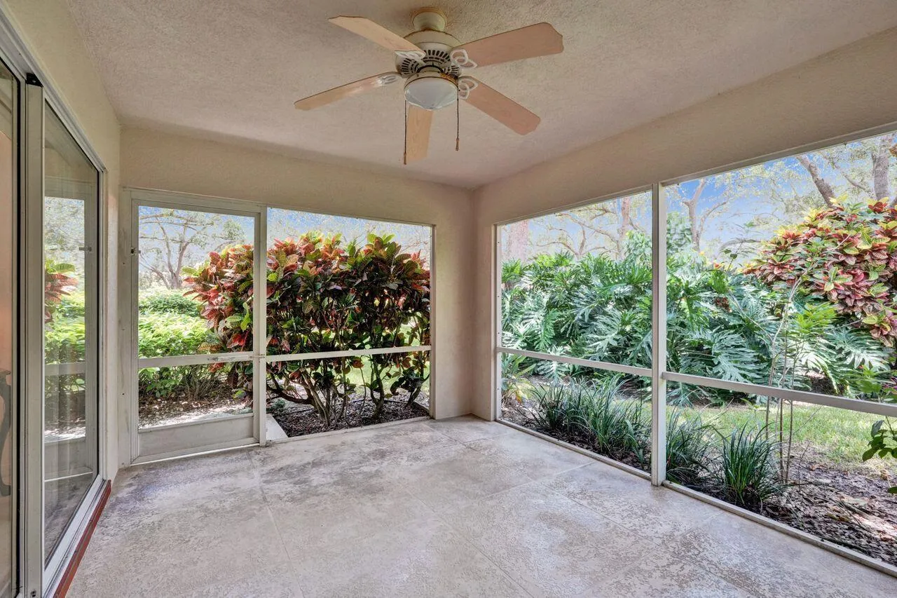 Home For Sale In Riverwalk