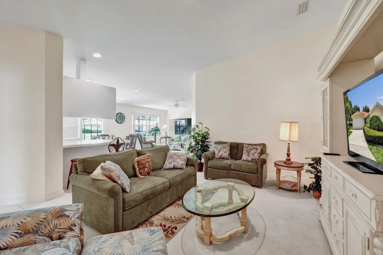 Home For Sale In Riverwalk