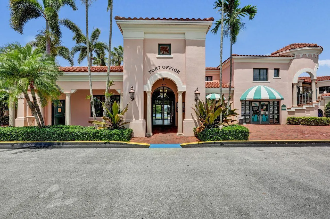 Home For Sale In Riverwalk