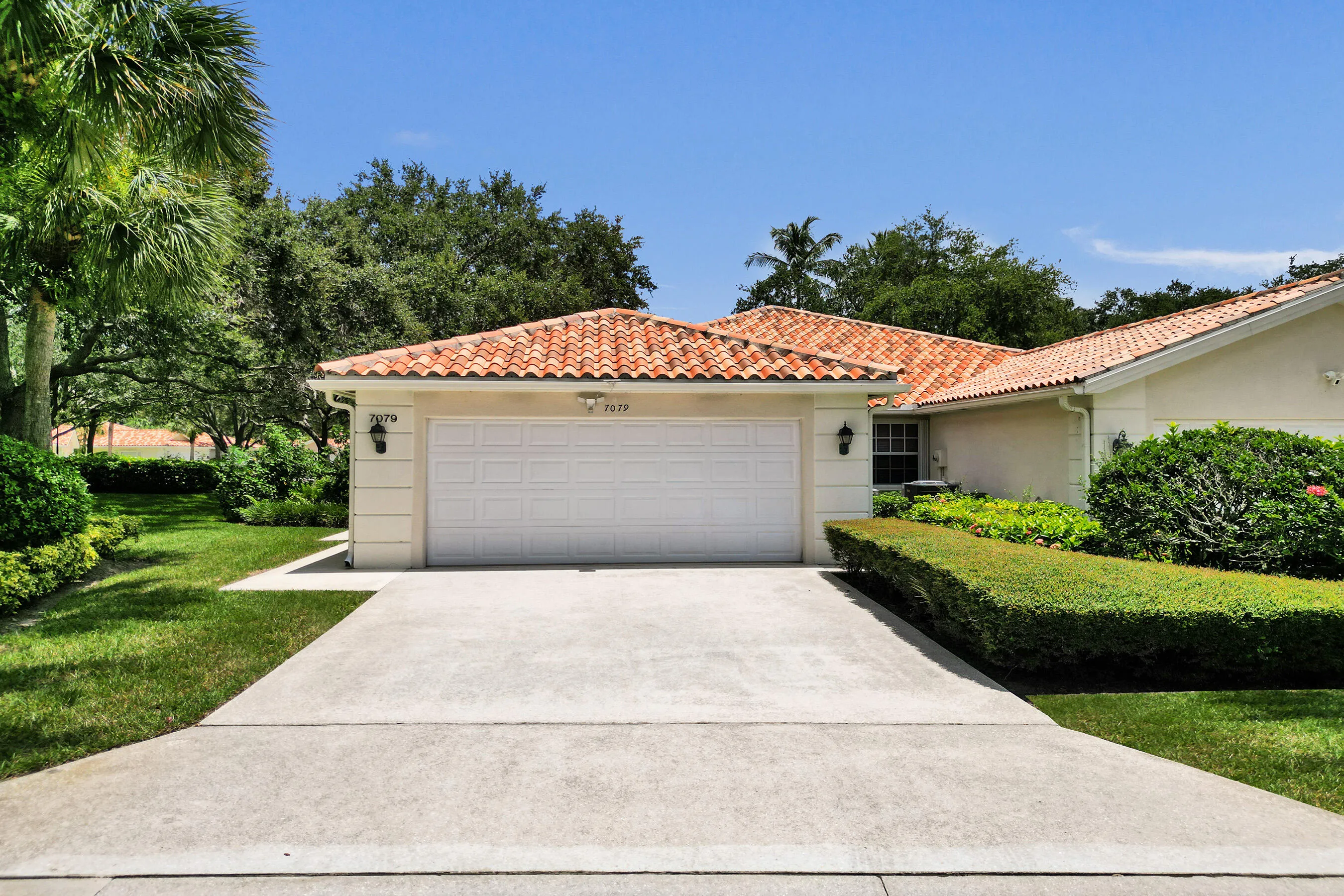 Home For Sale In Riverwalk
