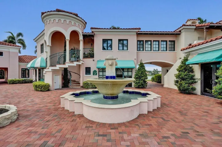 Home For Sale In Riverwalk