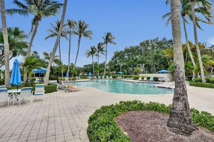 Home For Sale In Riverwalk