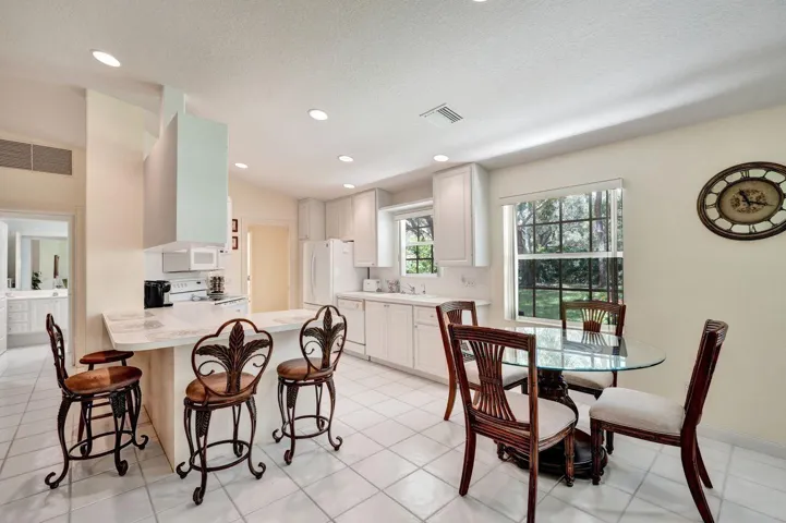 Home For Sale In Riverwalk
