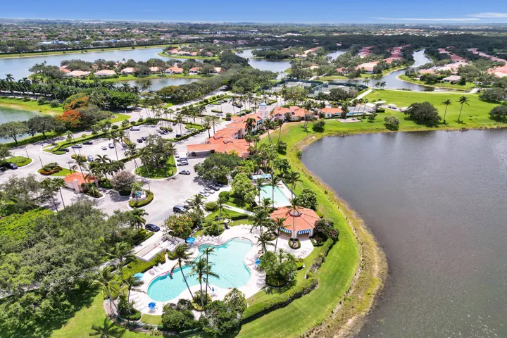 Home For Sale In Riverwalk