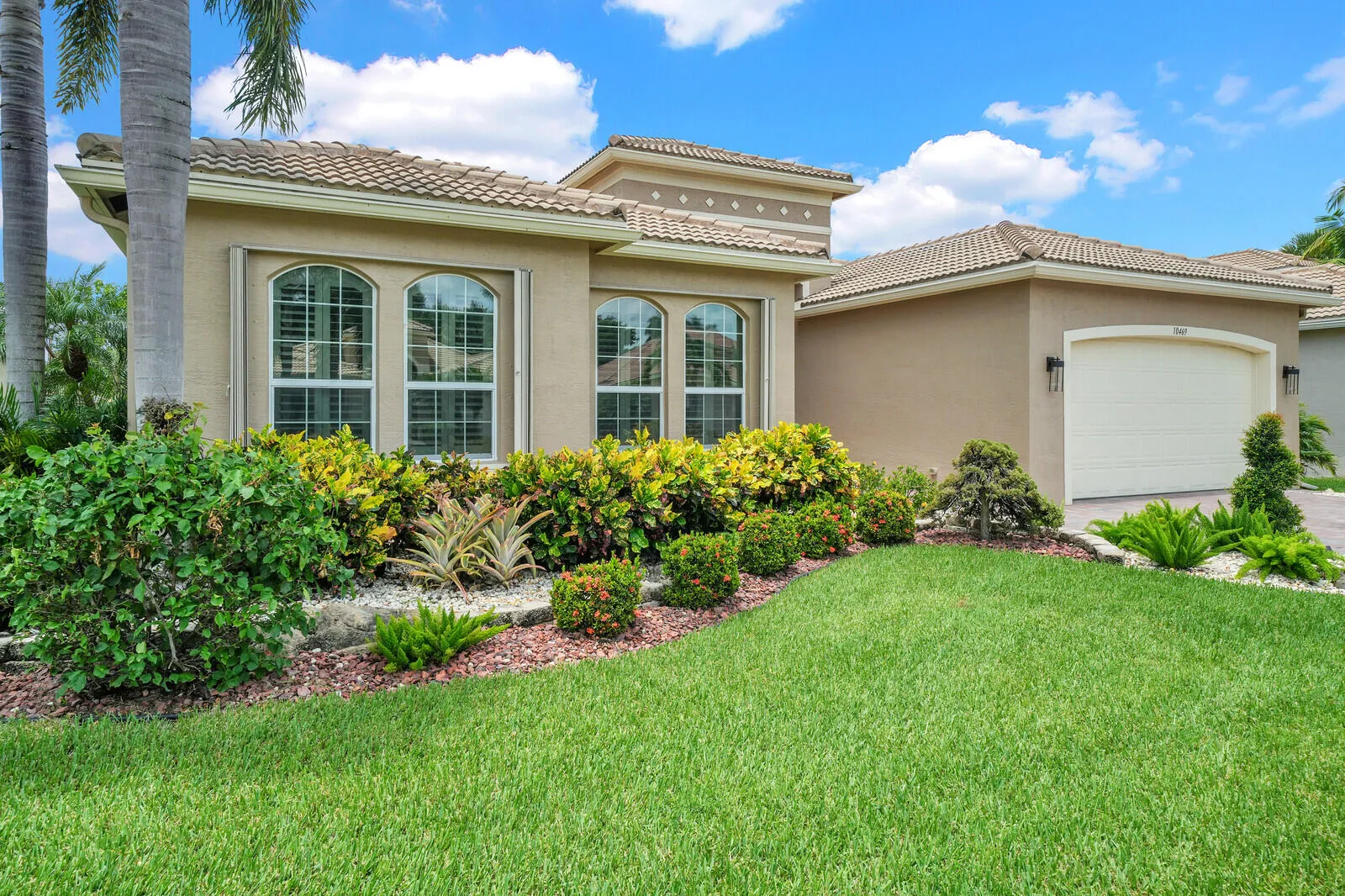 10469 Whitewind Circle