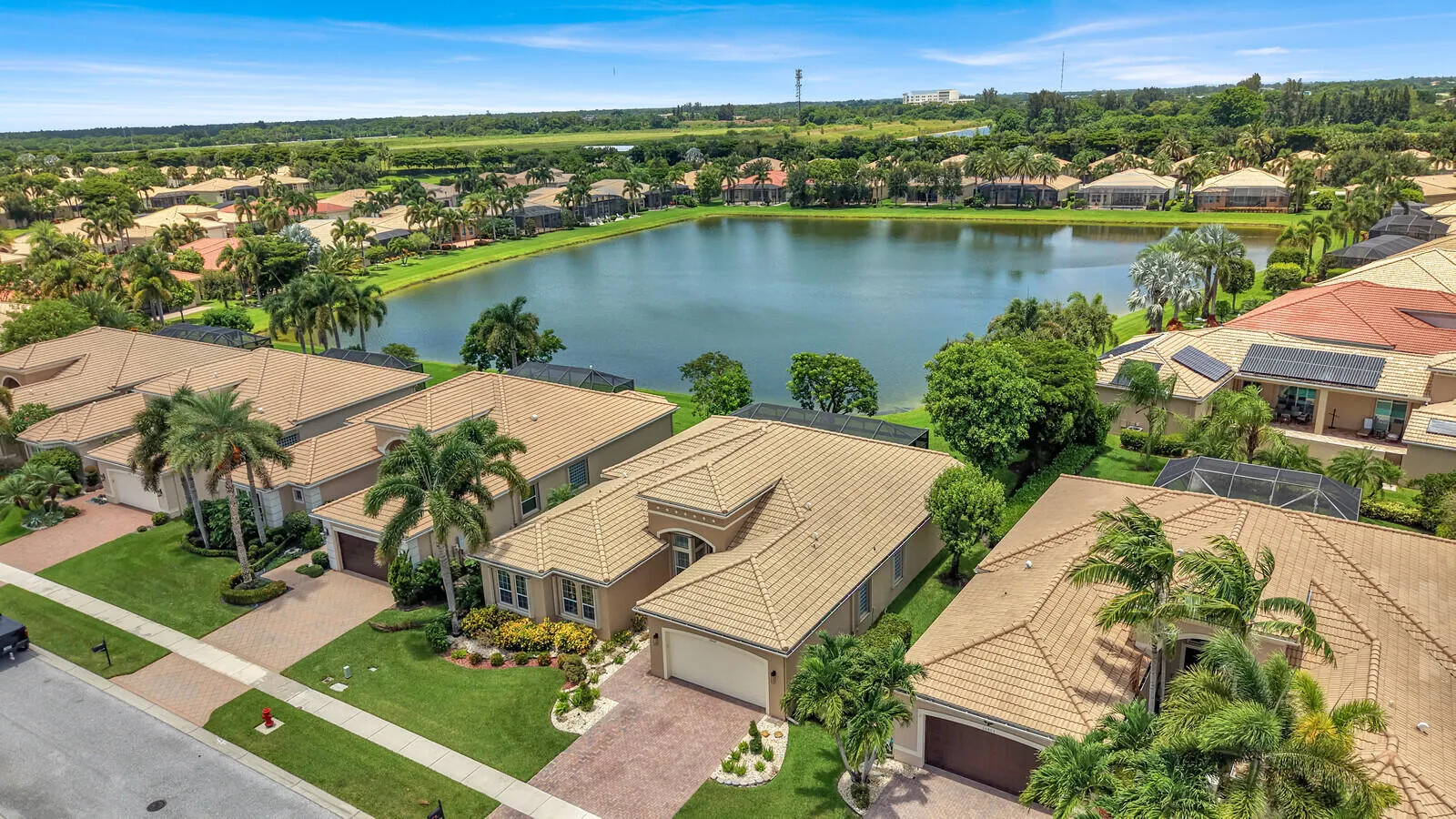 Estate Section - Valencia Reserve