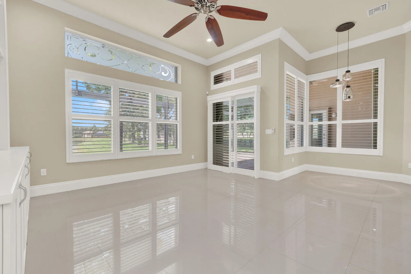Family Room/Breakfast Nook