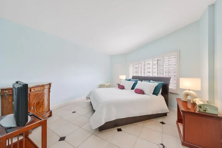 333 Sunset Dr 501