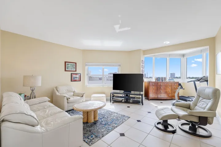 333 Sunset Dr 501