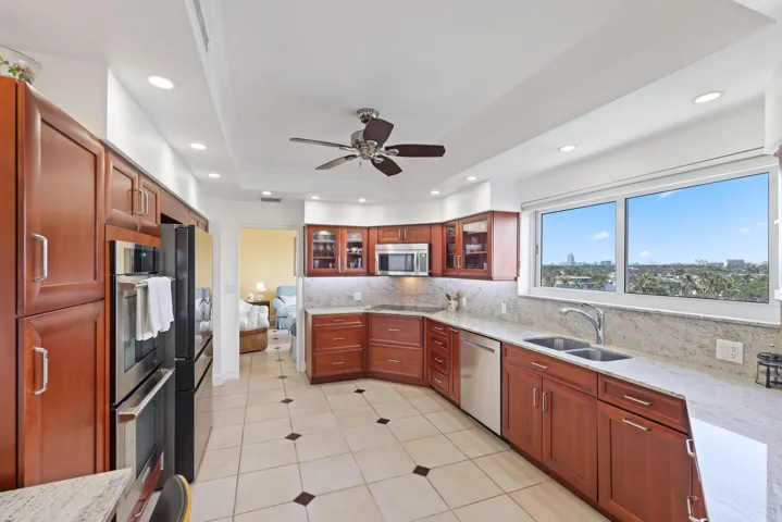 333 Sunset Dr 501