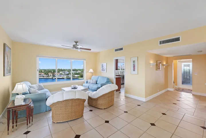 333 Sunset Dr 501