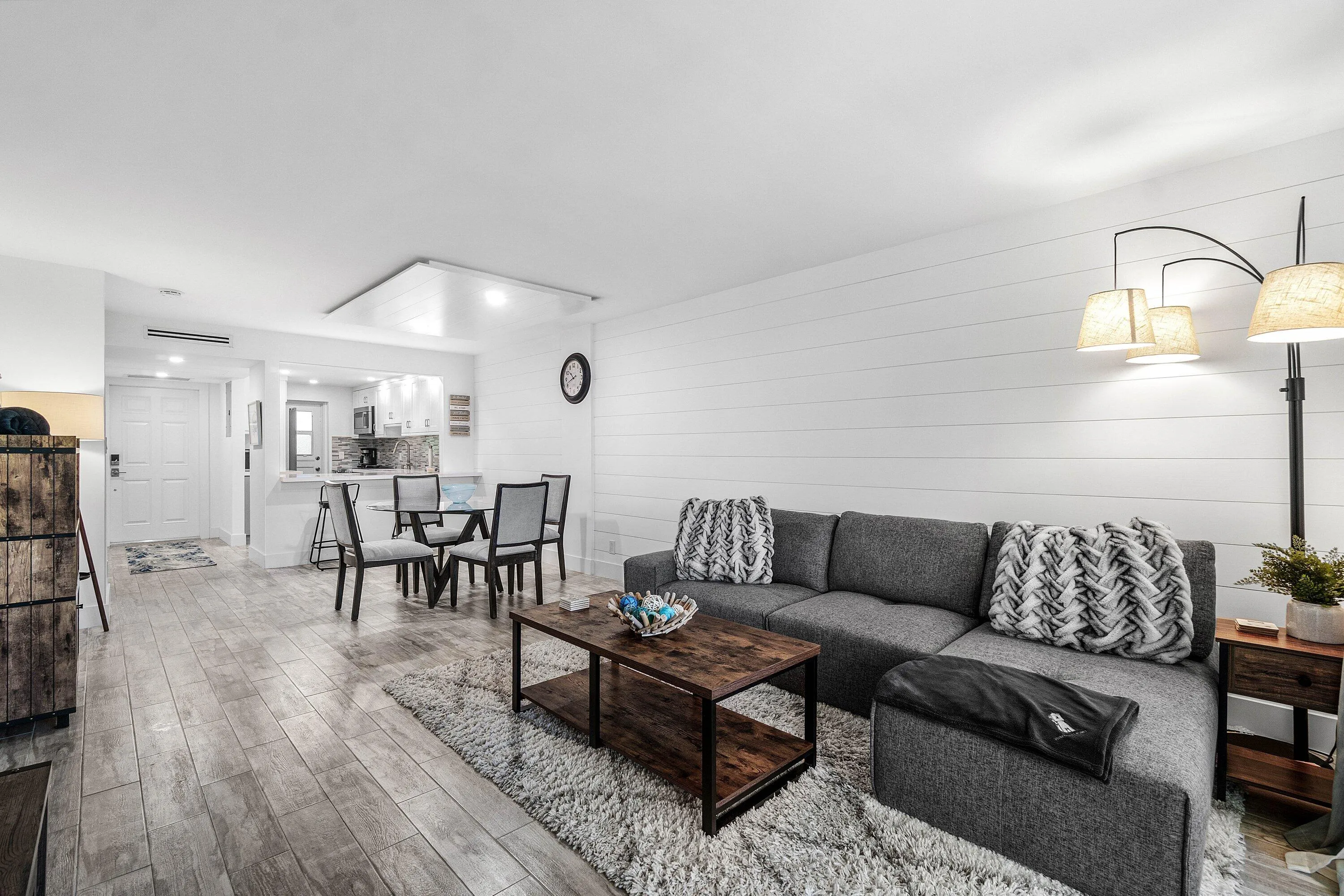 013-4502NorthFederalHighway-167H-Lightho