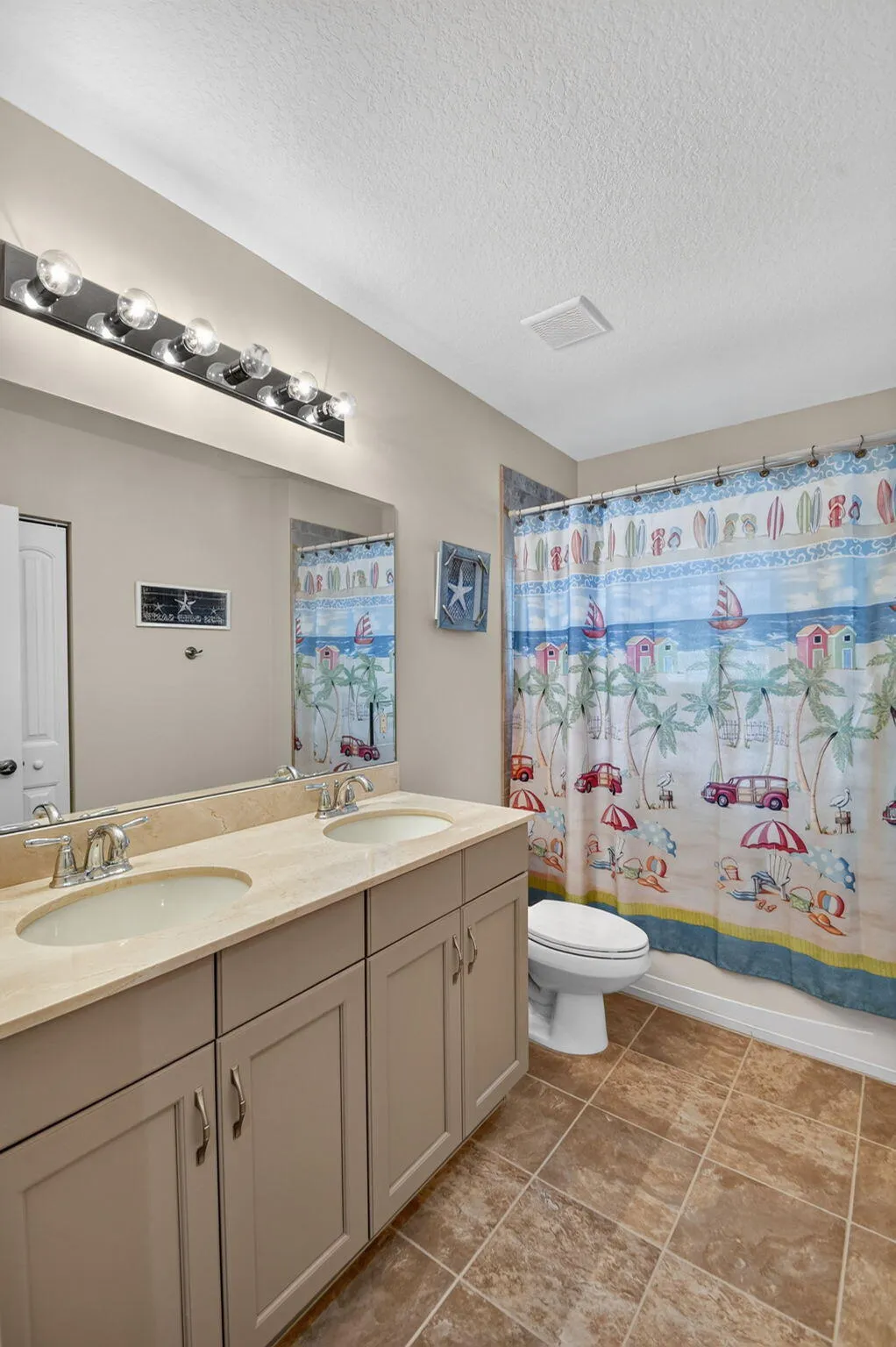 Full Bathroom 2
