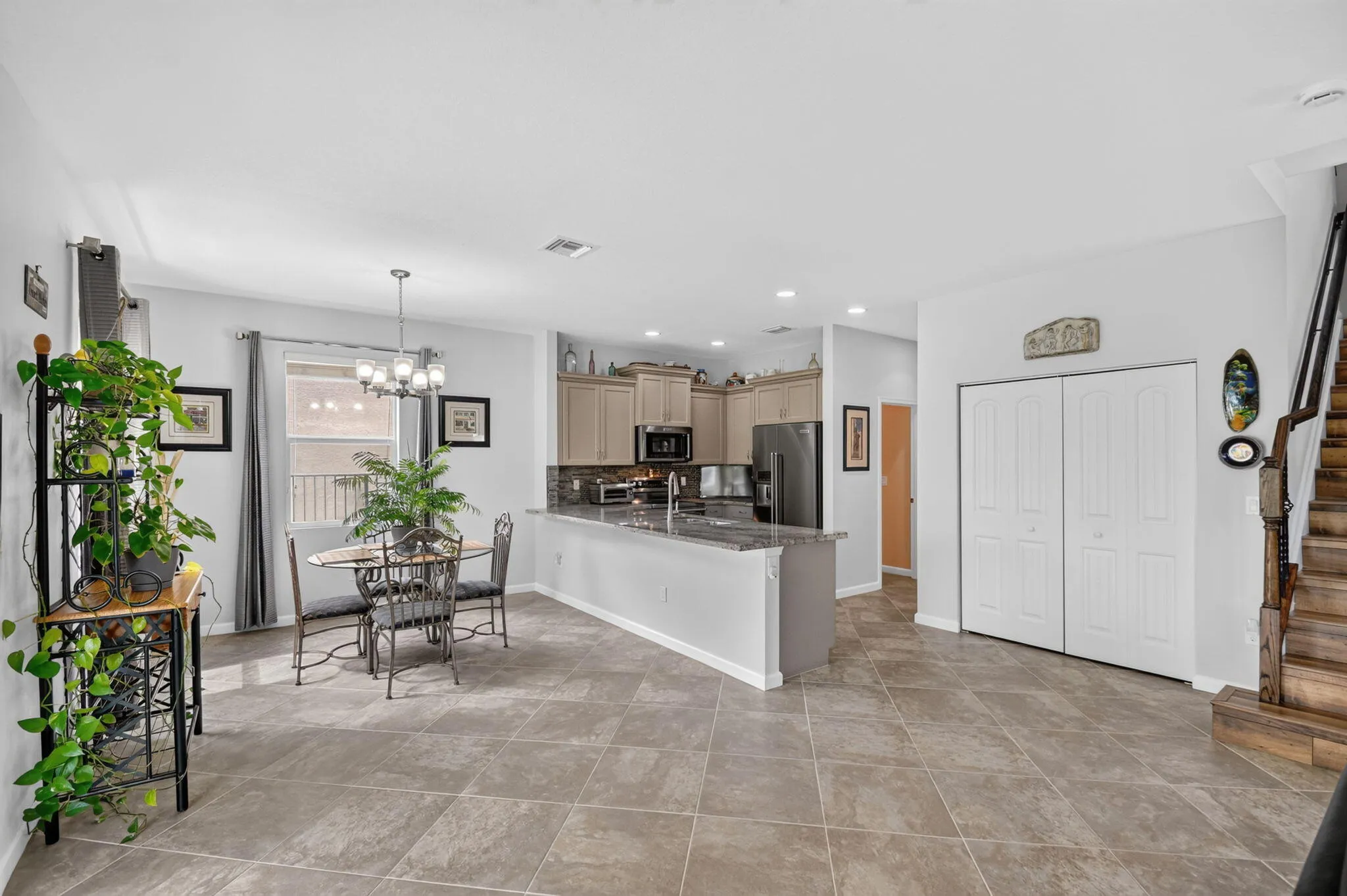 Kitchen Dining 2